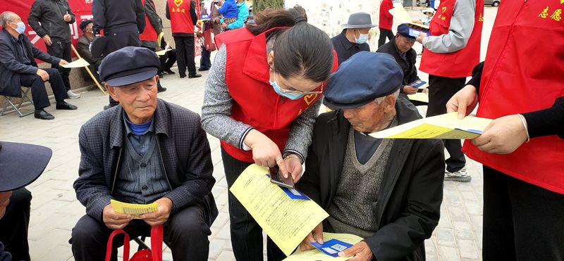 县纪委监委：开展志愿服务活动 用心用情为民解忧