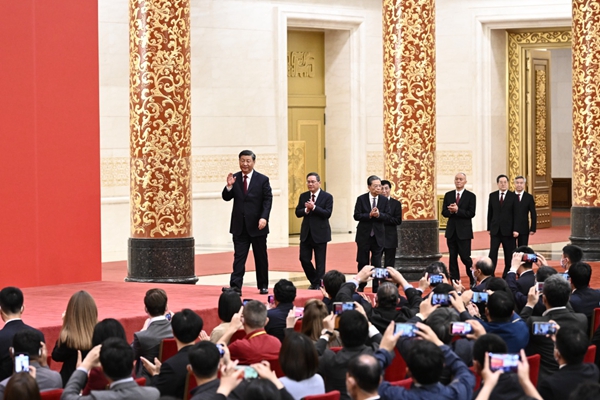 习近平:始终坚持一切为了人民一切依靠人民 以中国式现代化全面推进中华民族伟大复兴 习近平:始终坚持一切为了人民一切依靠人民 以中国式现代化全面推进中华民族伟大复兴