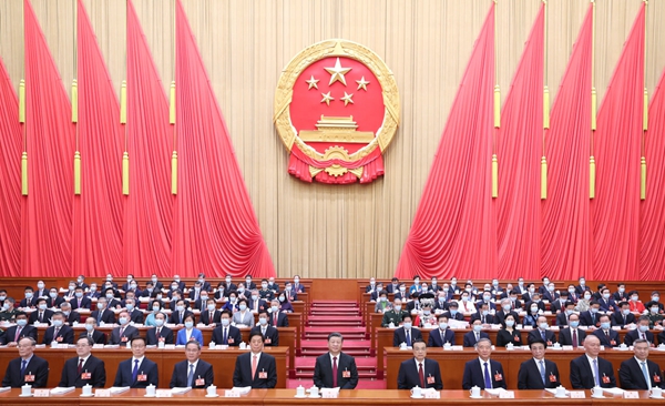 十四届全国人大一次会议在京开幕  习近平等在主席台就座