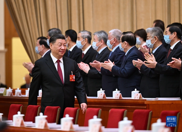 十四届全国人大一次会议在京开幕  习近平等在主席台就座
