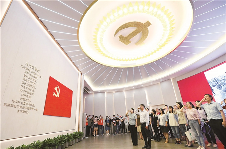 学习习近平《论党的自我革命》 持之以恒推进全面从严治党的根本遵循 