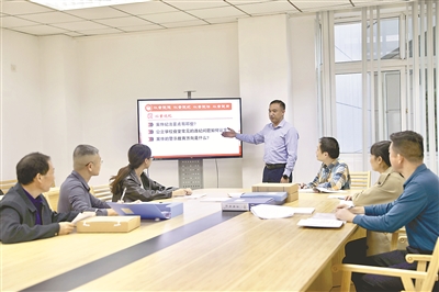 以习近平总书记关于党的自我革命的重要思想为指引 严格精准执纪 维护纪律刚性