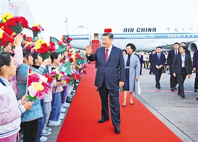 习近平抵达澳门 将出席庆祝澳门回归祖国25周年大会 习近平抵达澳门 将出席庆祝澳门回归祖国25周年大会