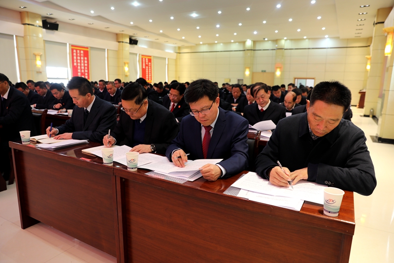 【走“镜”全会】县纪委十六届五次全会掠影