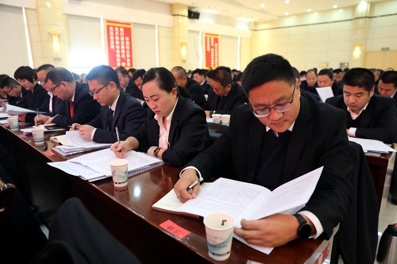 【走“镜”全会】县纪委十六届五次全会掠影