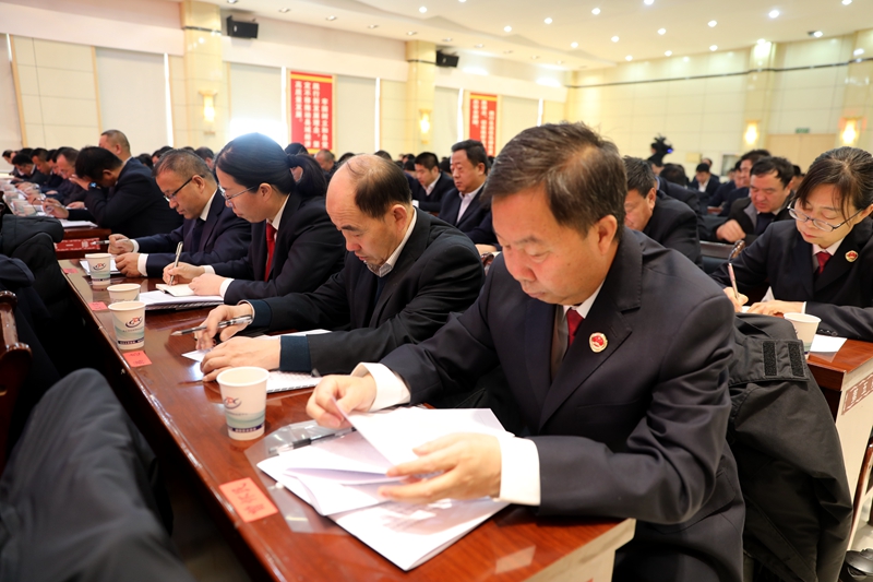 【走“镜”全会】县纪委十六届五次全会掠影