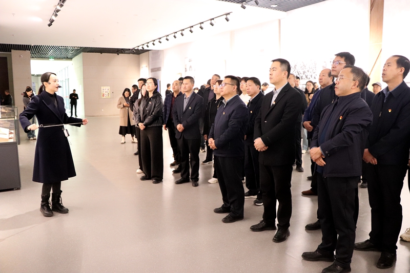 县纪委监委开展“缅怀先烈筑忠魂·赓续血脉强担当”主题党日活动