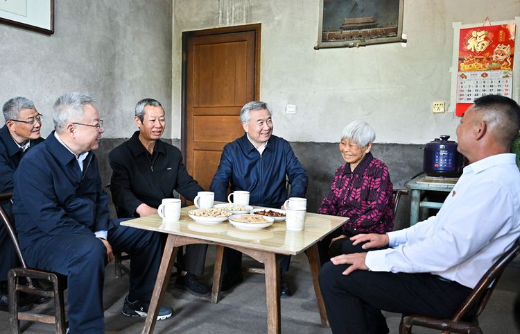 李希在湖南调研时强调 认真贯彻落实中央纪委四次全会精 扎实开展深入贯彻中央八项规定精神学习教育 李希在湖南调研时强调 认真贯彻落实中央纪委四次全会精 扎实开展深入贯彻中央八项规定精神学习教育