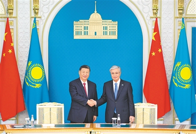 习近平同哈萨克斯坦总统托卡耶夫会谈 习近平同哈萨克斯坦总统托卡耶夫会谈