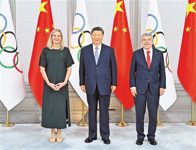 习近平会见国际奥委会主席考文垂和终身名誉主席巴赫