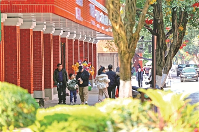 坚持民生为大 努力为人民群众多办实事