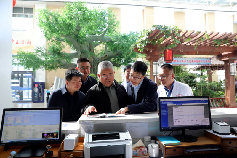 张鹏调研督导全县树立和践行正确政绩观学习教育及群众身边不正之风和腐败问题集中整治工作