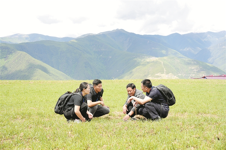 纪委监委背包队带上行囊跋山涉水，查实情解难题—— 只因峡谷深处有人家纪委监委背包队带上行囊跋山涉水，查实情解难题—— 只因峡谷深处有人家