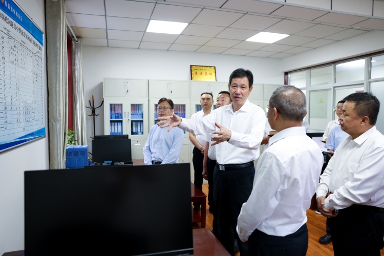 靳国卫在陇南市调研督导集中整治等工作 靳国卫在陇南市调研督导集中整治等工作
